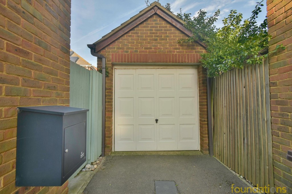 Images for Hornbeam Avenue, Bexhill-on-Sea, East Sussex EAID:3719479022 BID:13173601